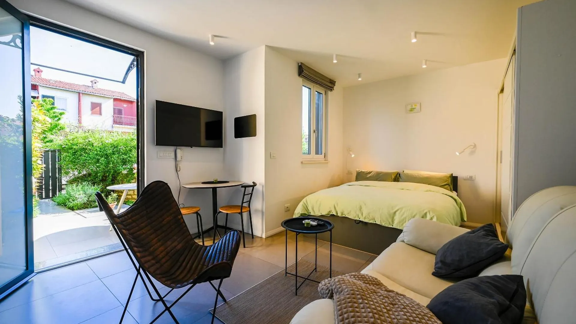 Danka Studio With Terrace Ровинь